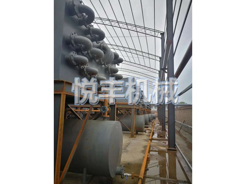 云南客戶煉油設備安裝現(xiàn)場